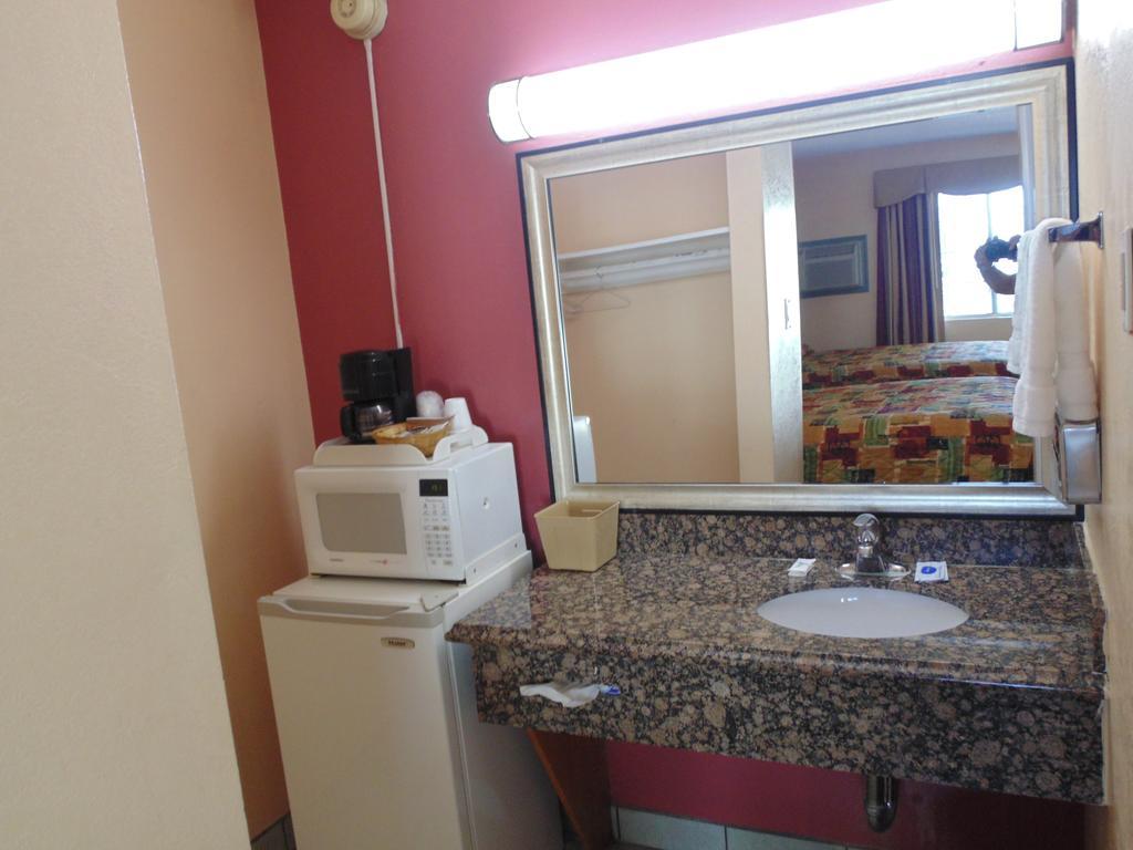 Western Inn & Suites Taft Bilik gambar